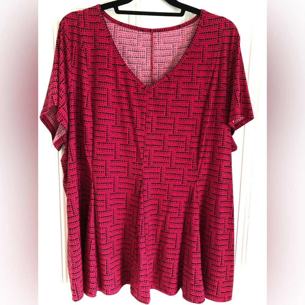 Size 3X raspberry and black top.